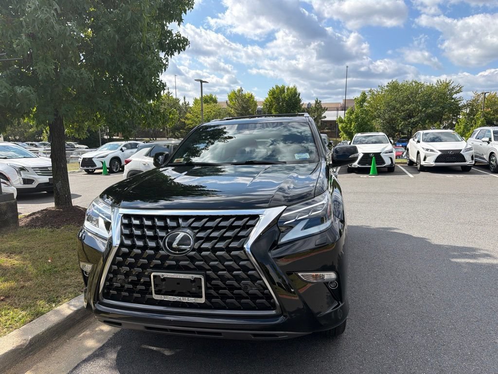 Used 2023 Lexus GX 460 Premium w/ Premium Package AWD/4WD image 2
