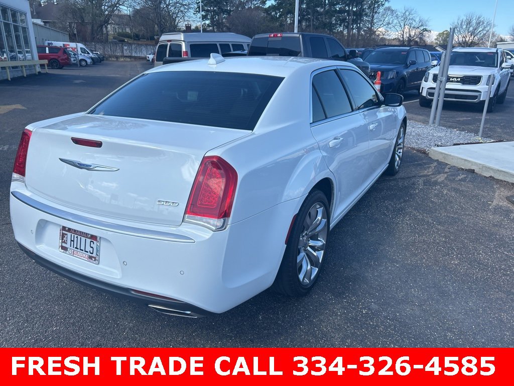 Used 2021 Chrysler 300 Touring L image 7
