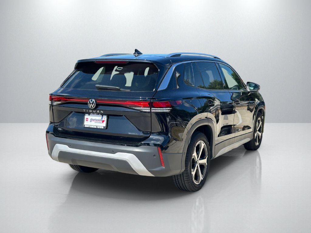 Used 2026 Volkswagen Tiguan SE FWD image 5