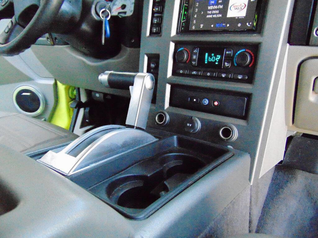 Used 2004 HUMMER H2 w/ Preferred Equipment Group image 36