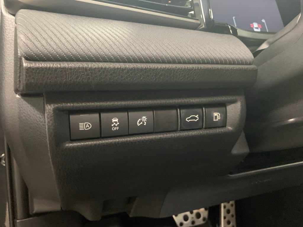 Used 2025 Toyota Camry SE FWD image 15