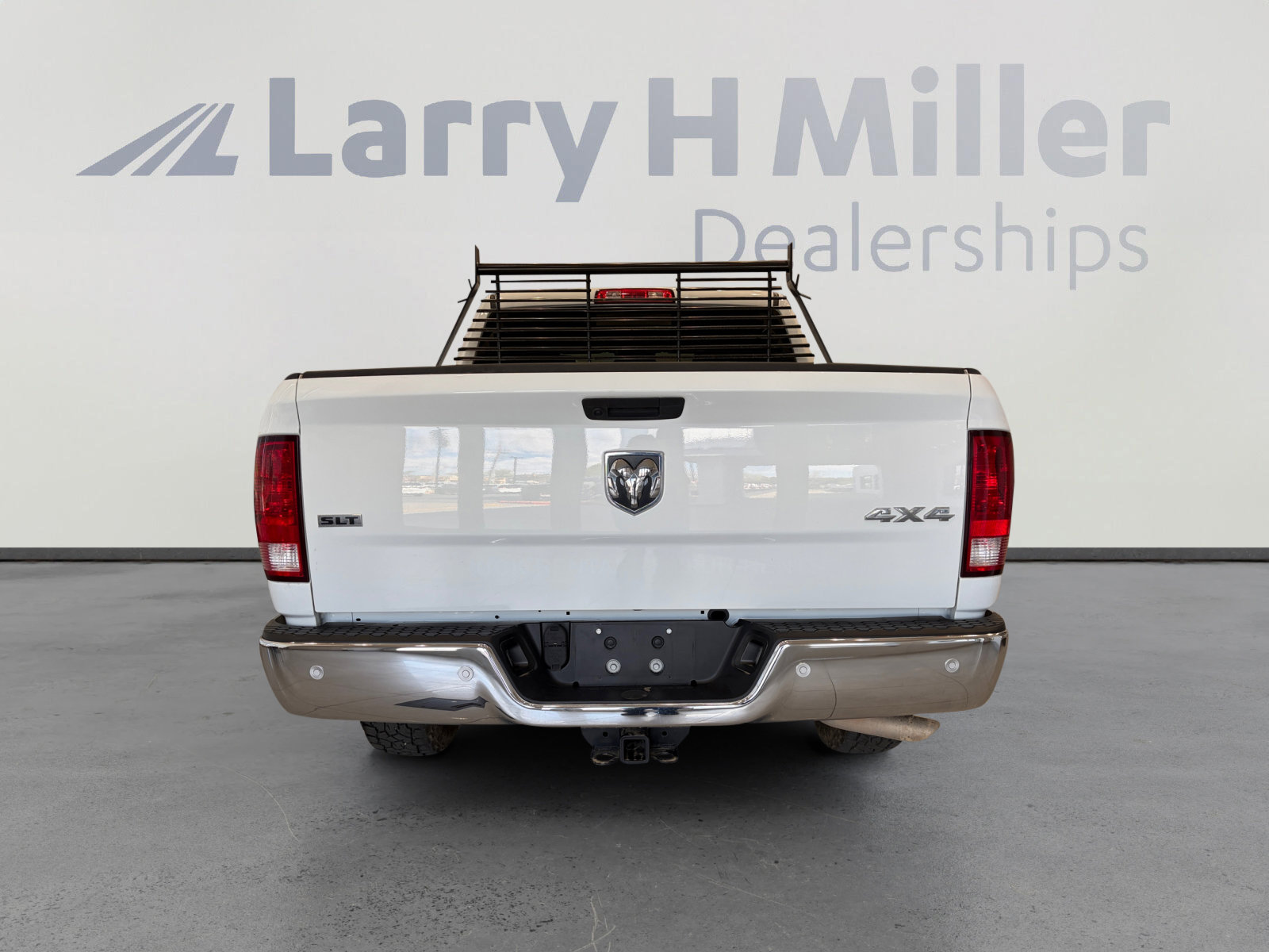 Used 2022 RAM 1500 Classic SLT w/ Electronics Group AWD/4WD image 4