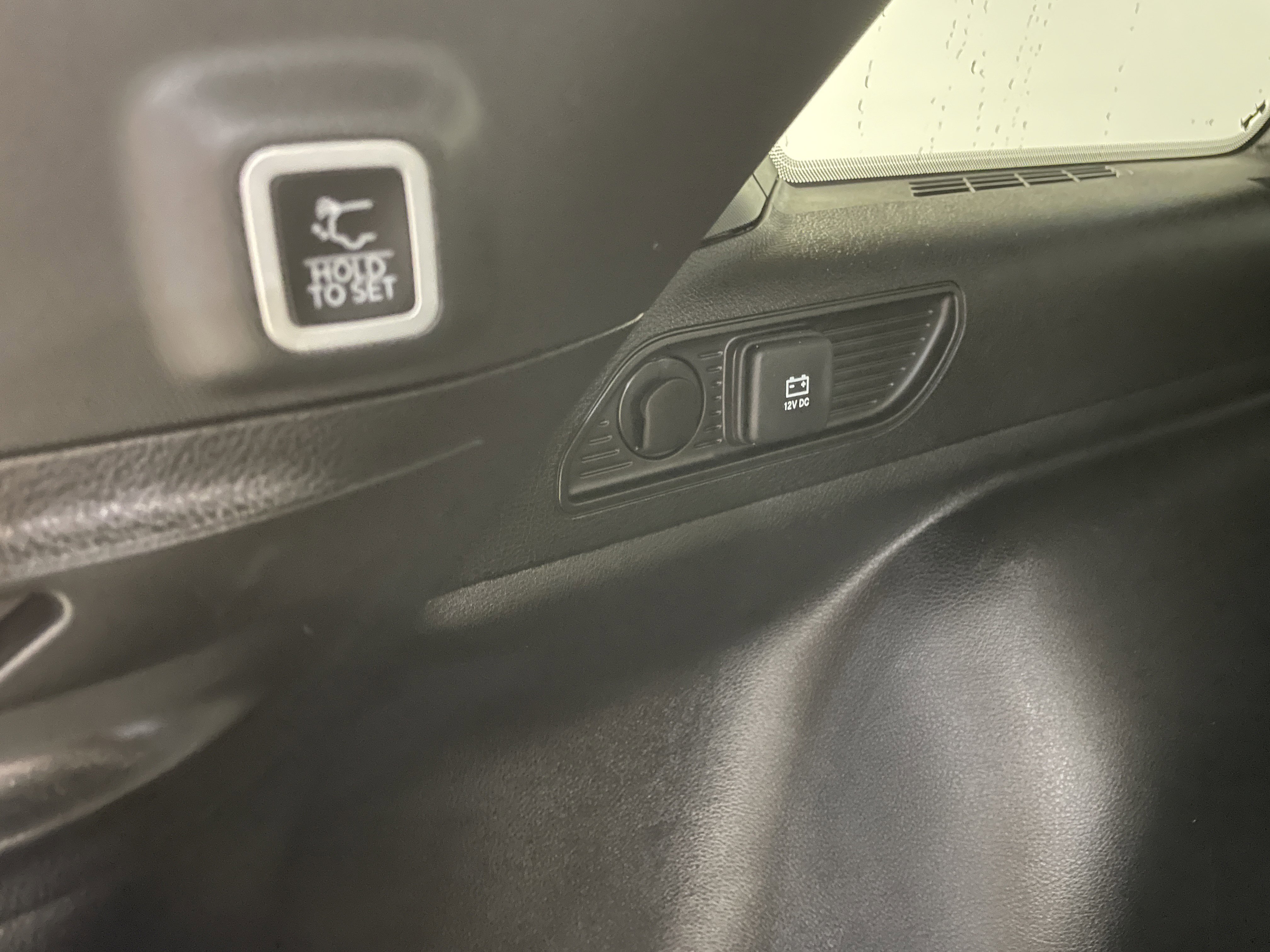 Used 2024 Jeep Grand Cherokee Limited image 29
