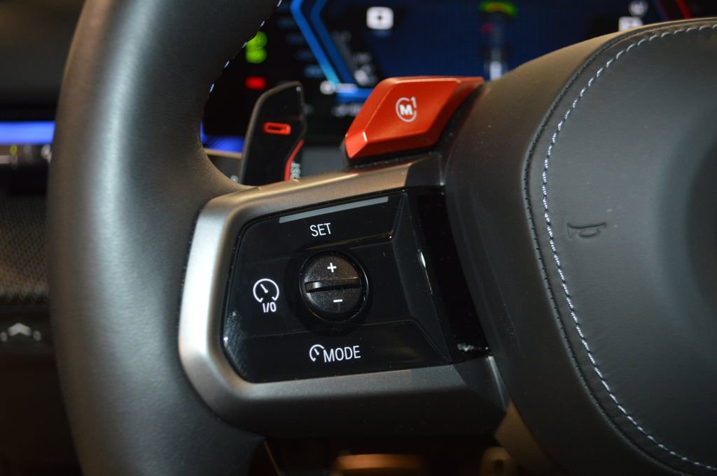 Used 2025 BMW M5 w/ Carbon Package image 21