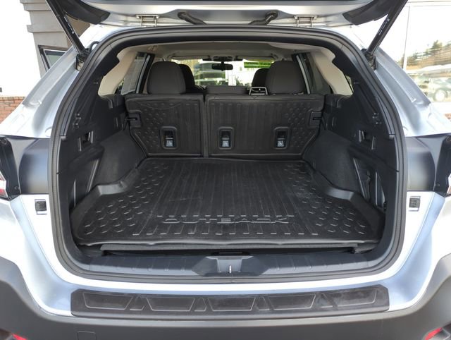 Used 2024 Subaru Outback Premium image 28