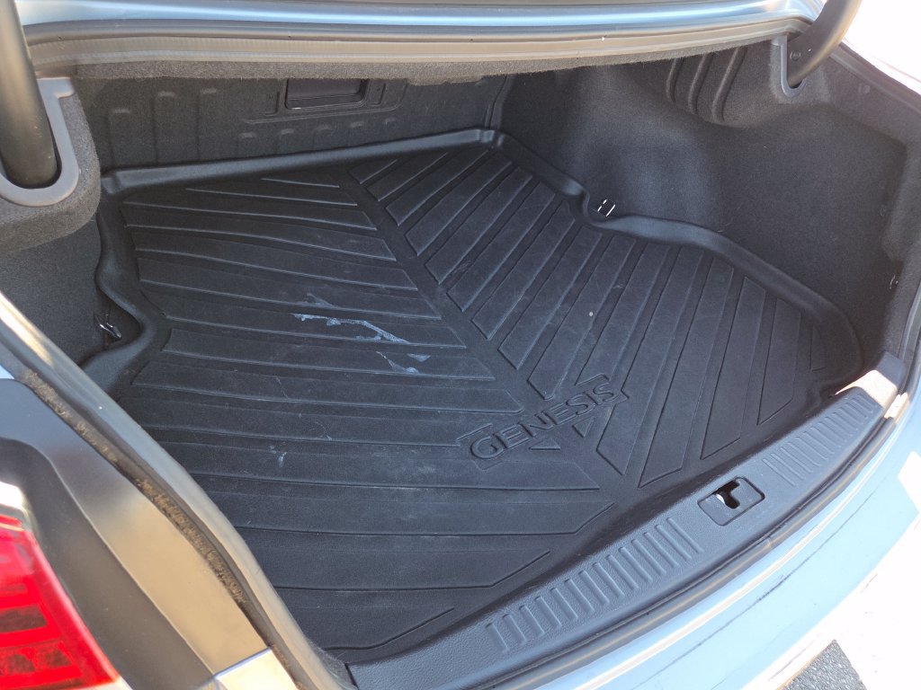 Used 2013 Hyundai Genesis 3.8 RWD image 24