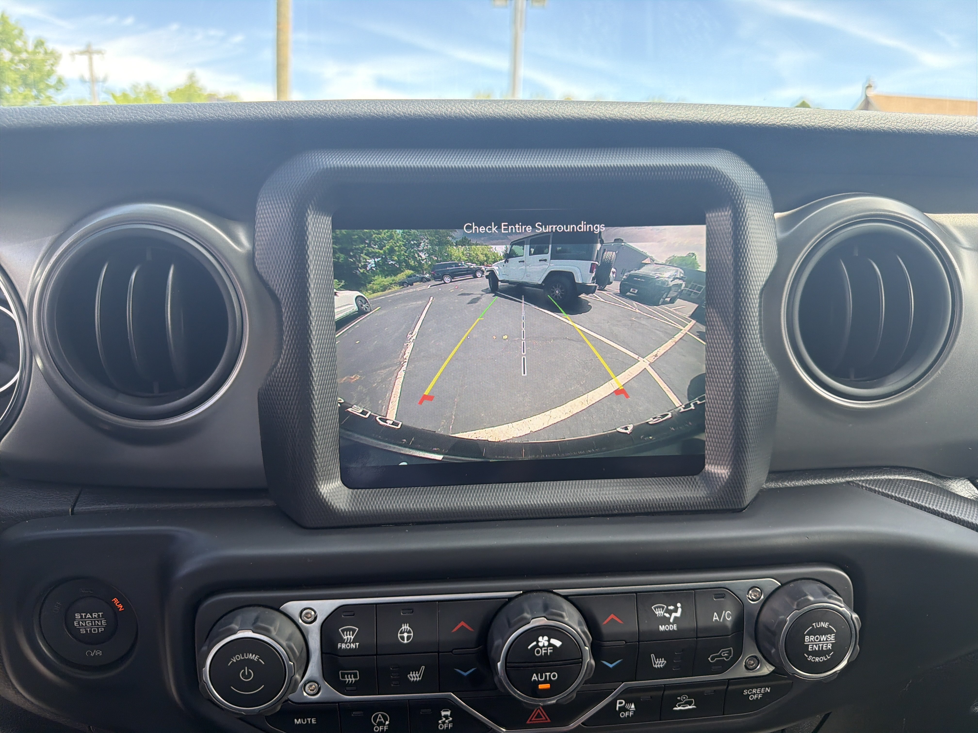 Used 2022 Jeep Wrangler Unlimited Willys AWD/4WD image 31