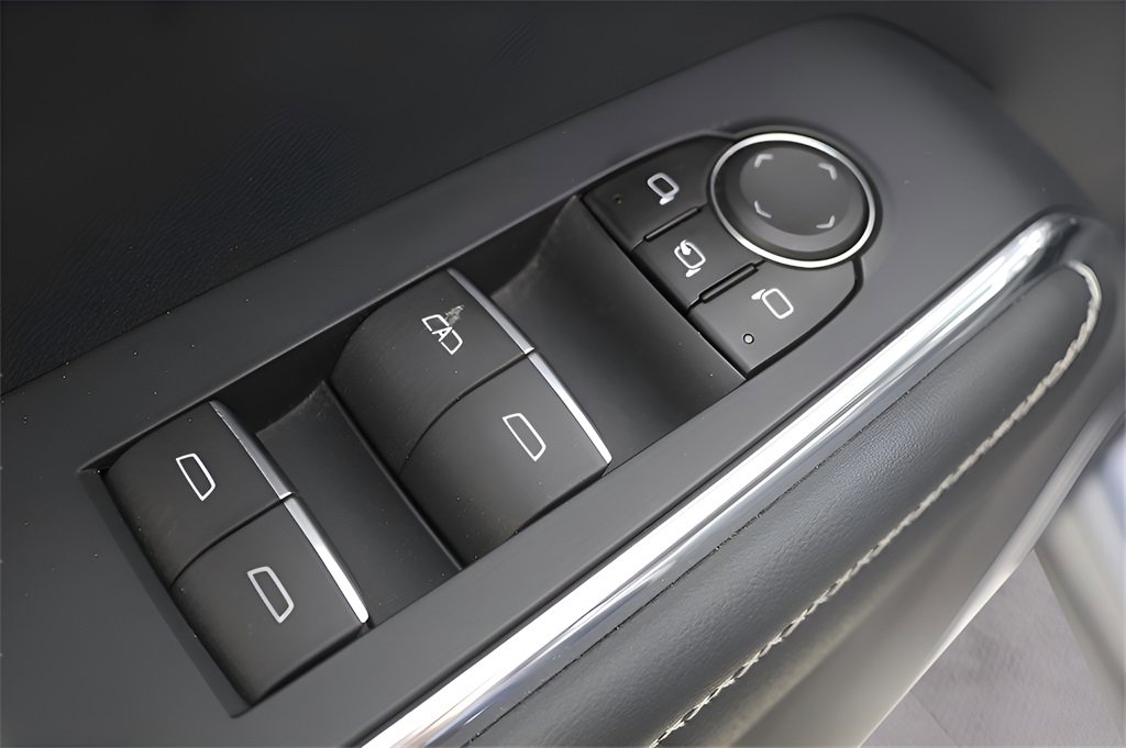 Used 2024 GMC Acadia Denali image 27