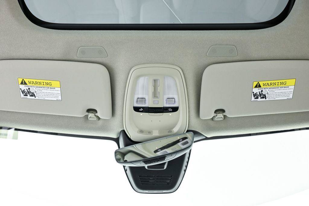 New 2026 Volvo XC40 B5 Plus w/ Protection Package Premier AWD/4WD image 18
