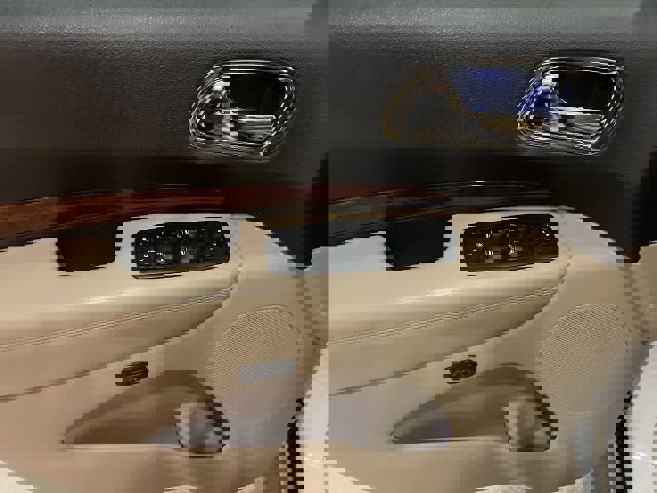 Used 2015 Dodge Durango Limited w/ Premium Group image 13