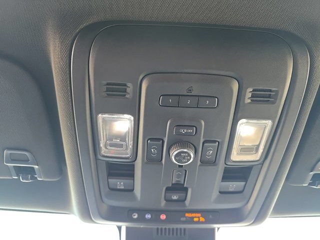 Used 2024 Chevrolet Tahoe Premier w/ Premium Package AWD/4WD image 46