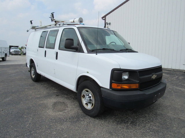 Used 2015 Chevrolet Express 2500 RWD image 9