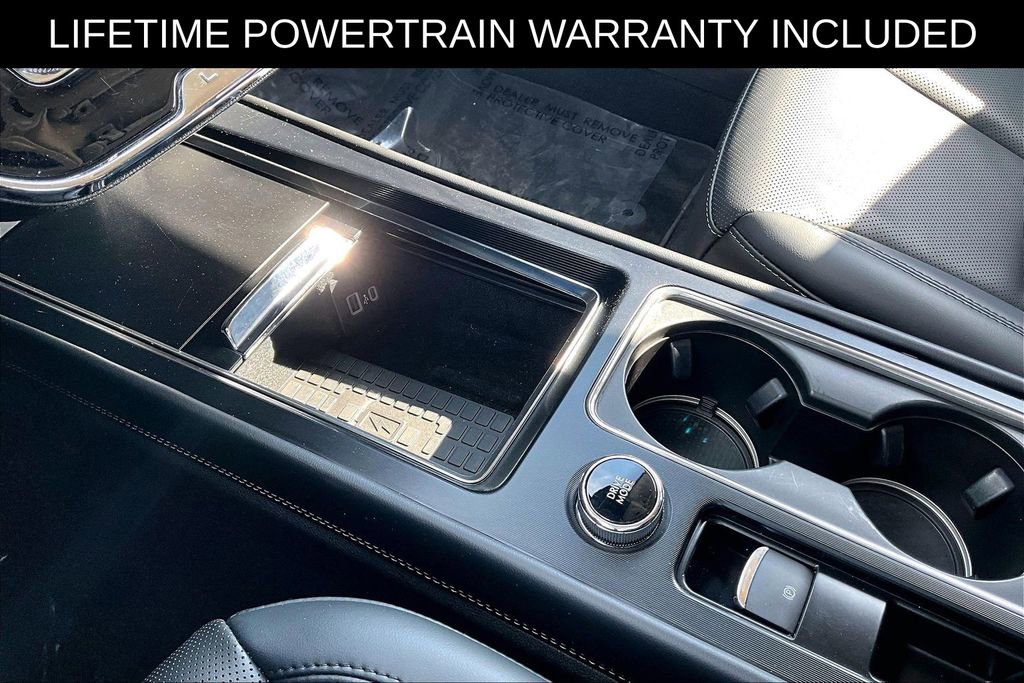 Used 2025 Lincoln Corsair Premiere w/ Equipment Group 101A image 18