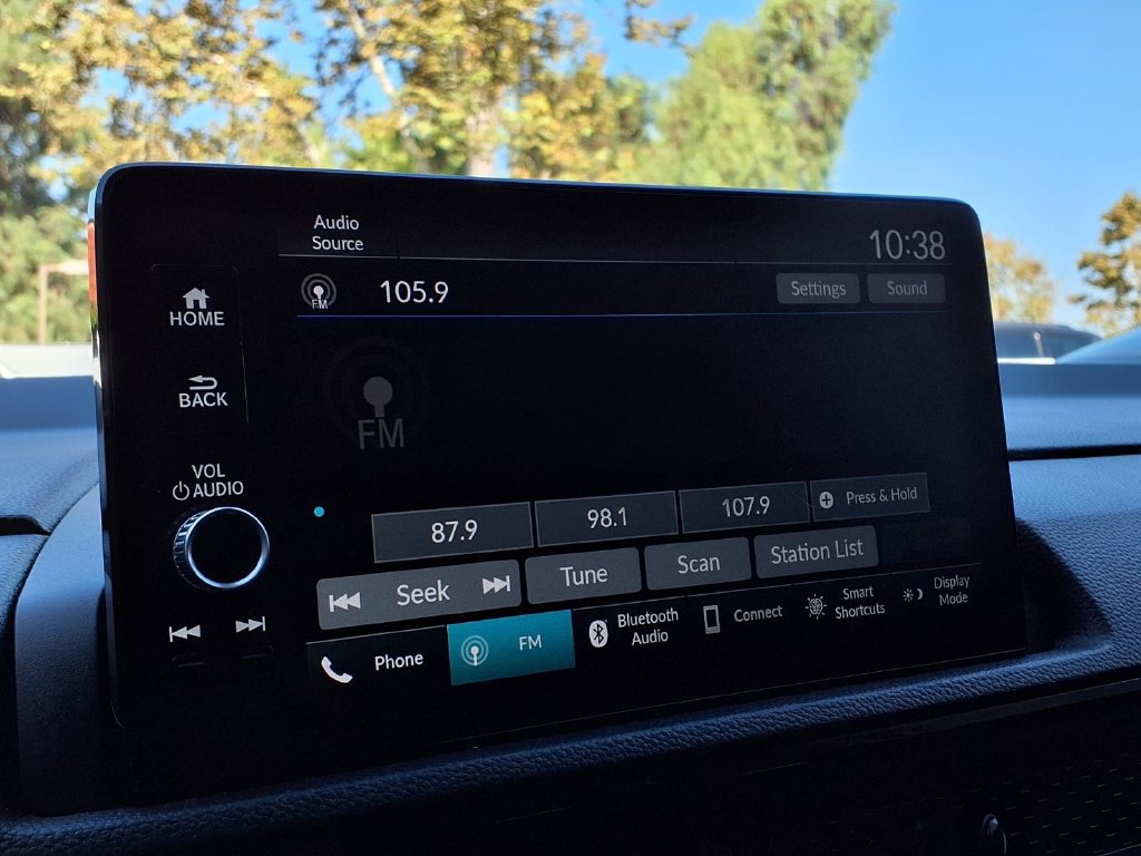 Used 2025 Honda CR-V EX-L image 9