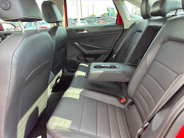Used 2024 Volkswagen Jetta SE FWD image 15