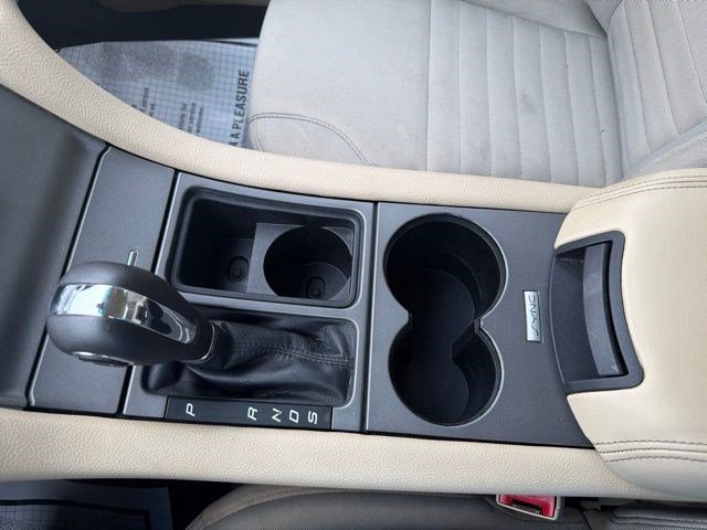 Used 2018 Ford Taurus SE FWD image 25
