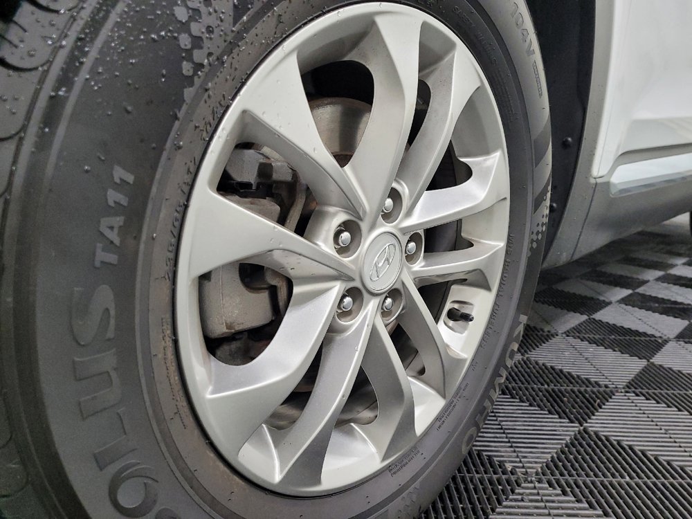 Used 2020 Hyundai Santa Fe SE FWD image 31