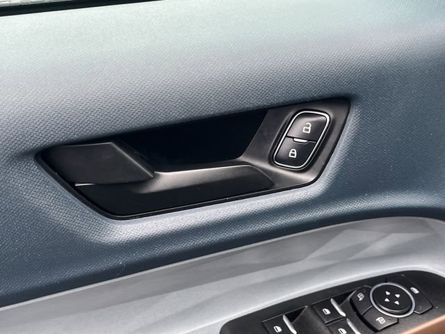 Used 2022 Ford Maverick Lariat image 19