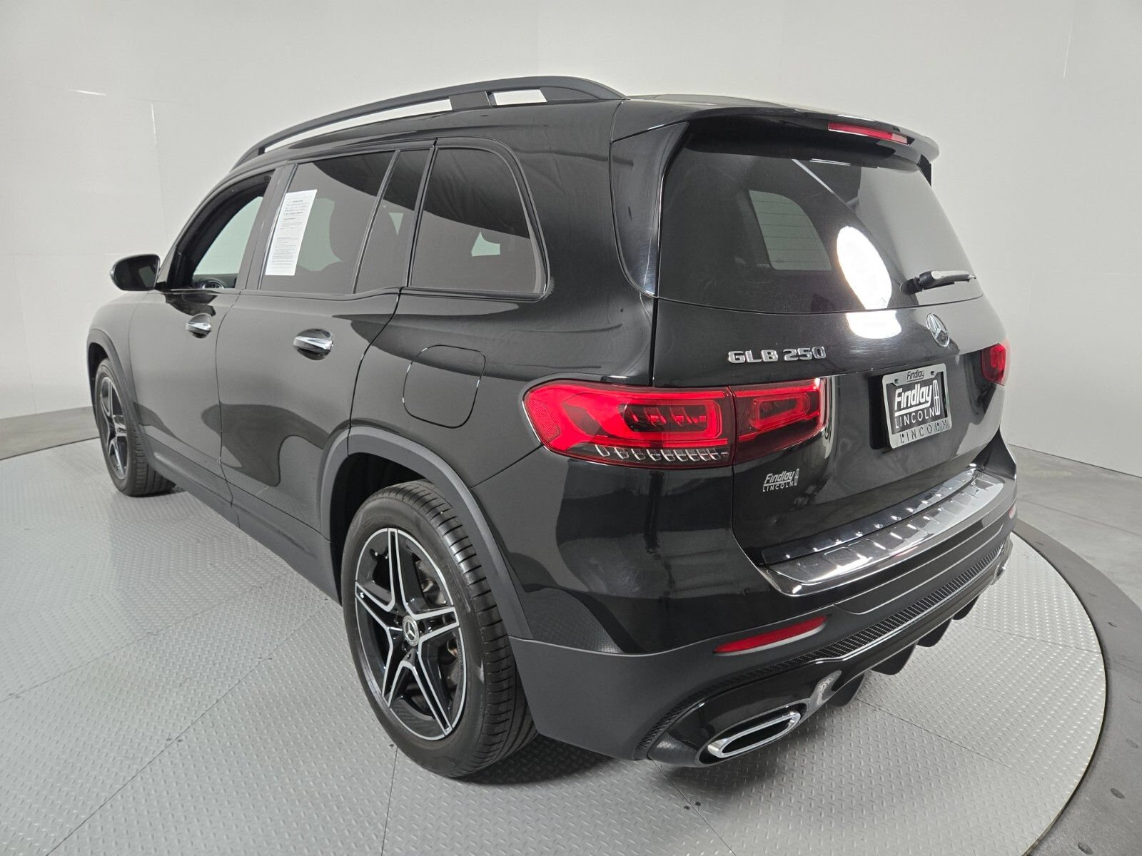 Used 2023 Mercedes-Benz GLB 250 image 6
