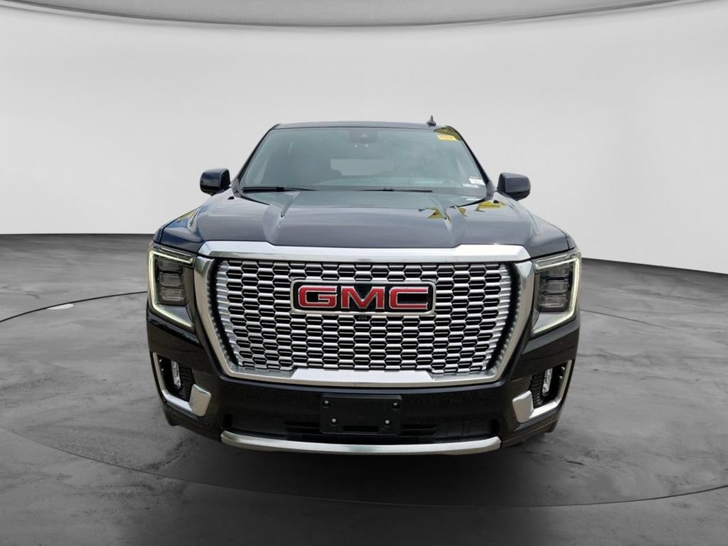 Used 2024 GMC Yukon XL Denali w/ Advanced Technology Package AWD/4WD image 4