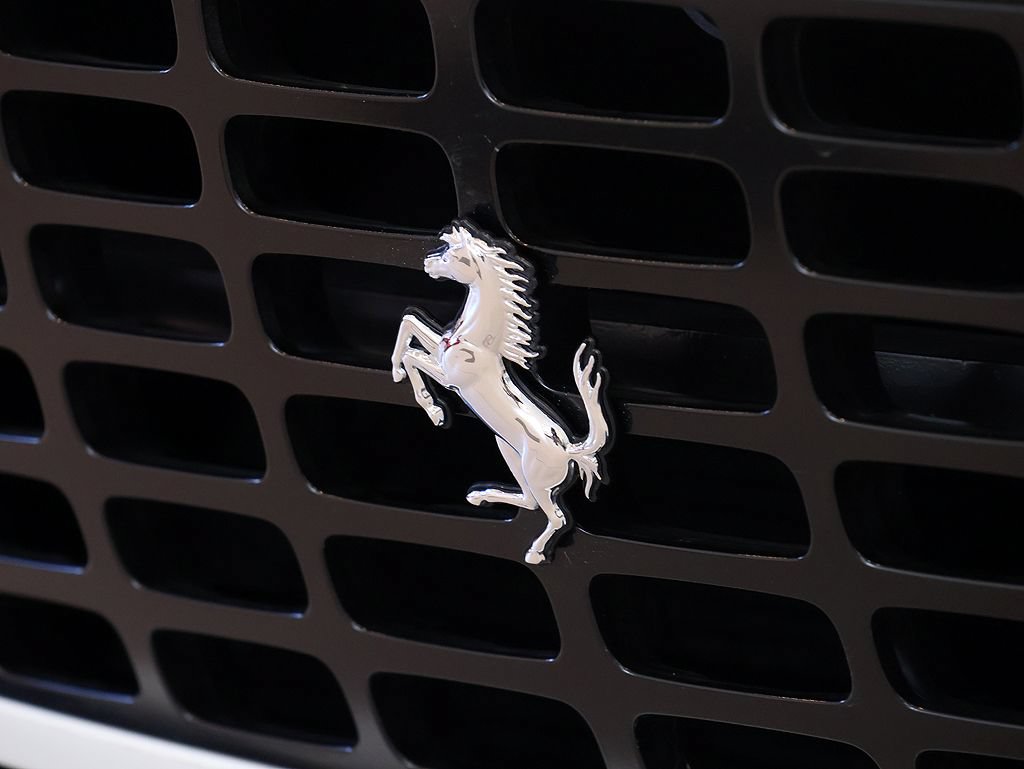 Used 2021 Ferrari Roma RWD image 9