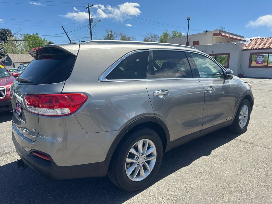Used 2016 Kia Sorento LX AWD/4WD image 11