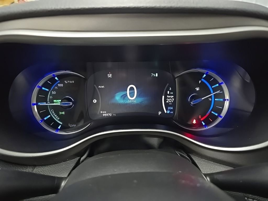 Used 2021 Chrysler Pacifica Touring-L image 21