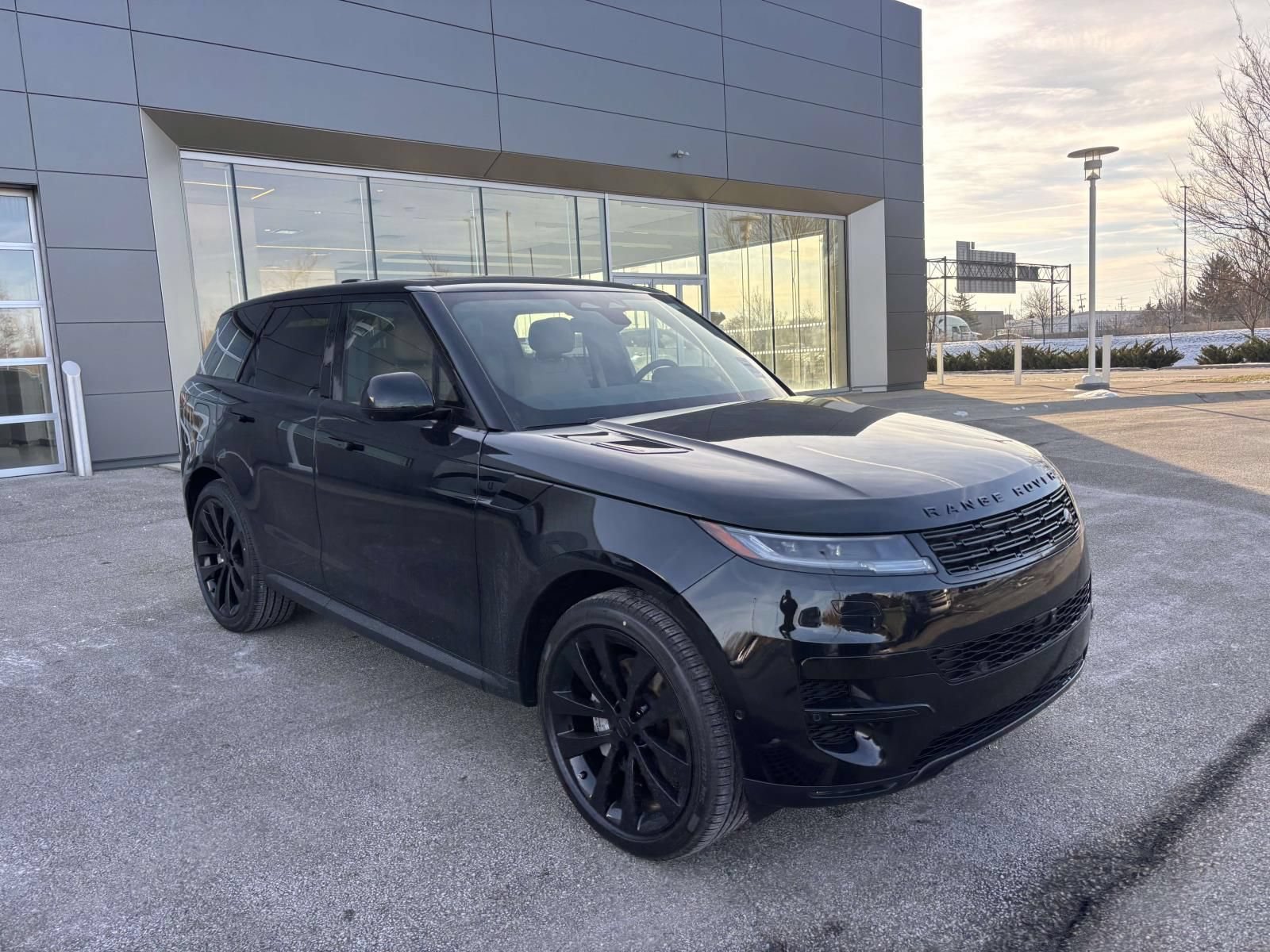 New 2026 Land Rover Range Rover Sport SE AWD/4WD image 3