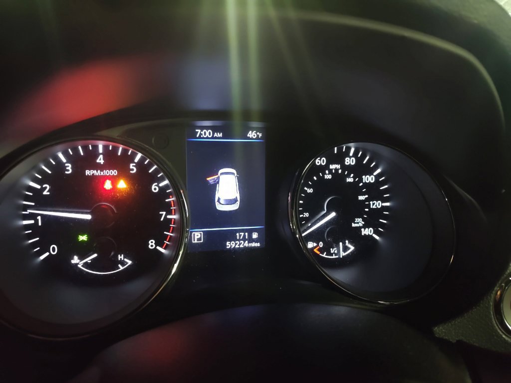 Used 2018 Nissan Rogue SV w/ Premium Package AWD/4WD image 10