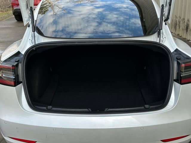 Used 2020 Tesla Model 3 Standard Range Plus image 32