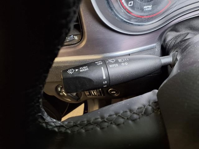 Used 2016 Dodge Charger SE w/ Blacktop Package image 11