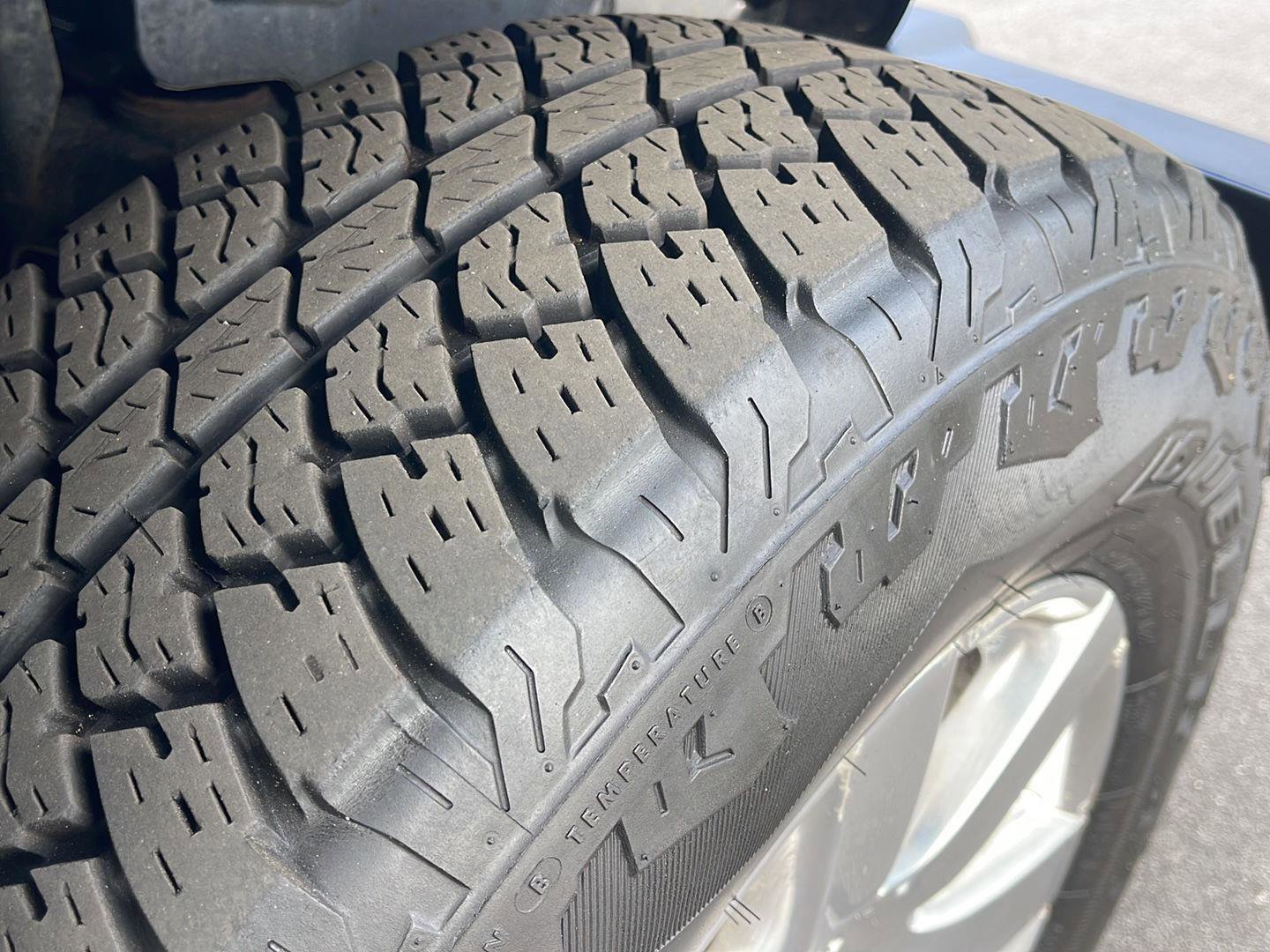 Used 2016 Jeep Wrangler Sahara w/ Connectivity Group image 10