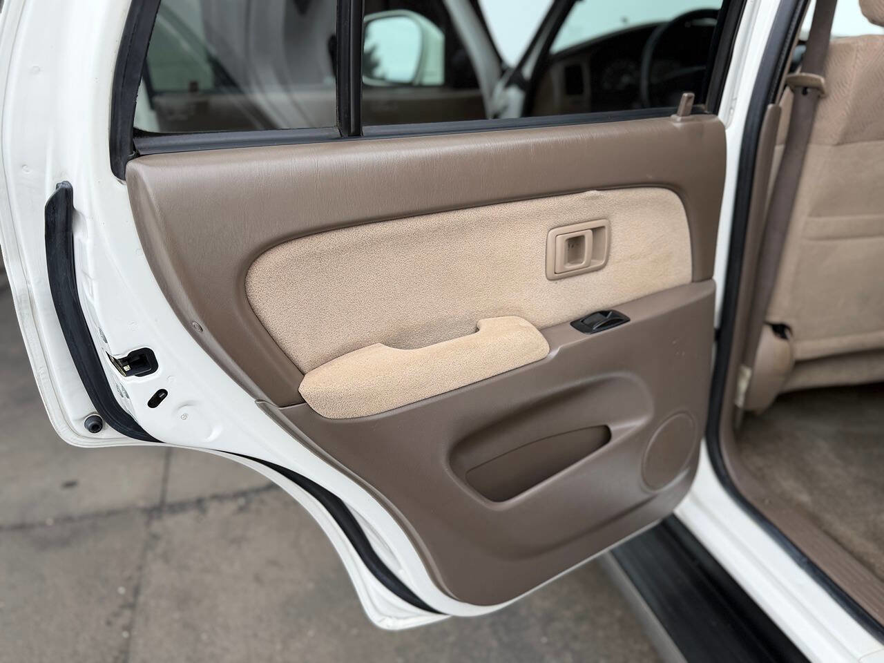 Used 2002 Toyota 4Runner SR5 image 38