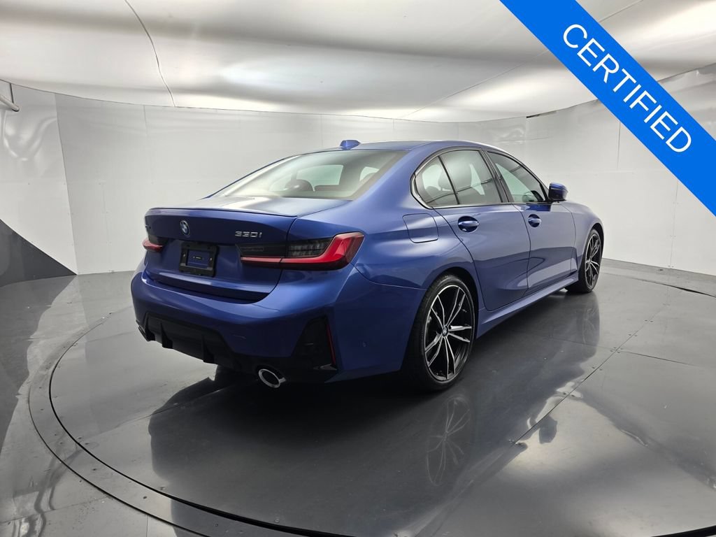 Used 2023 BMW 330i xDrive Sedan w/ M Sport Package AWD/4WD image 4