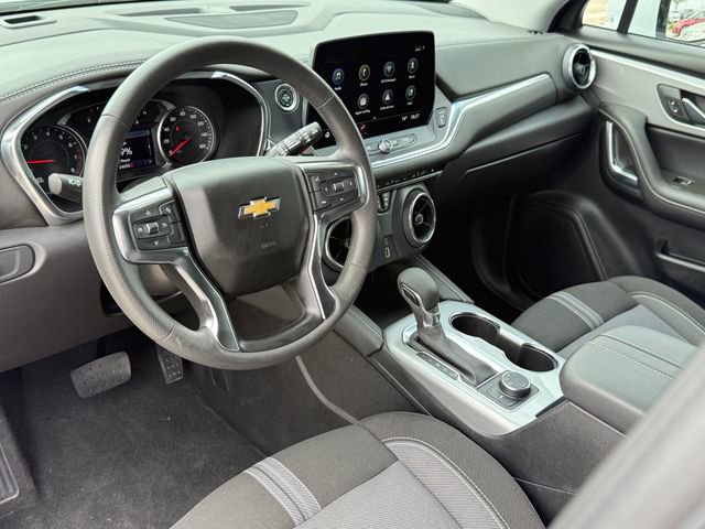 Used 2025 Chevrolet Blazer LT AWD/4WD image 10