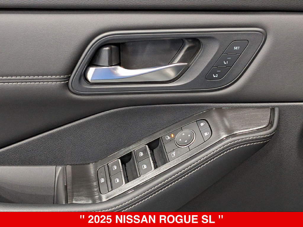Certified 2025 Nissan Rogue SL w/ SL Premium Package AWD/4WD image 19