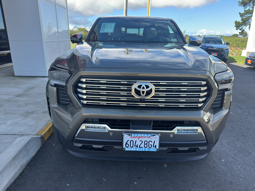 Used 2025 Toyota Tacoma Limited image 25