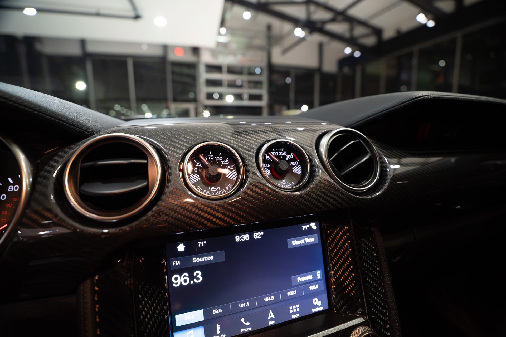 Used 2019 Ford Mustang Shelby GT350R w/ GT350R Equipment Group 920A RWD image 14