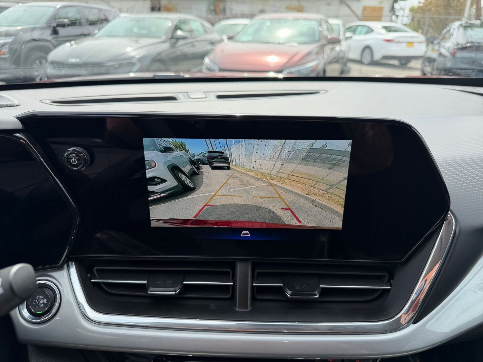 Used 2025 Chevrolet Trax LT FWD image 22