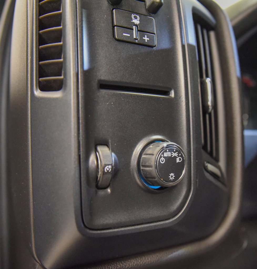 Used 2018 Chevrolet Silverado 2500 W/T image 13