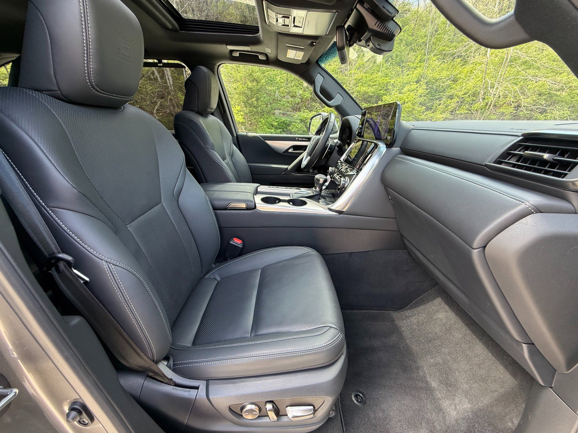 Used 2024 Lexus LX 600 F Sport image 18