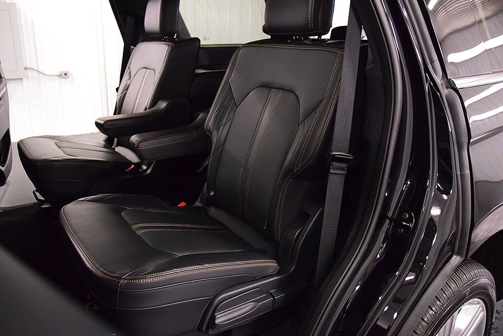 Used 2024 Ford Expedition Platinum AWD/4WD image 34