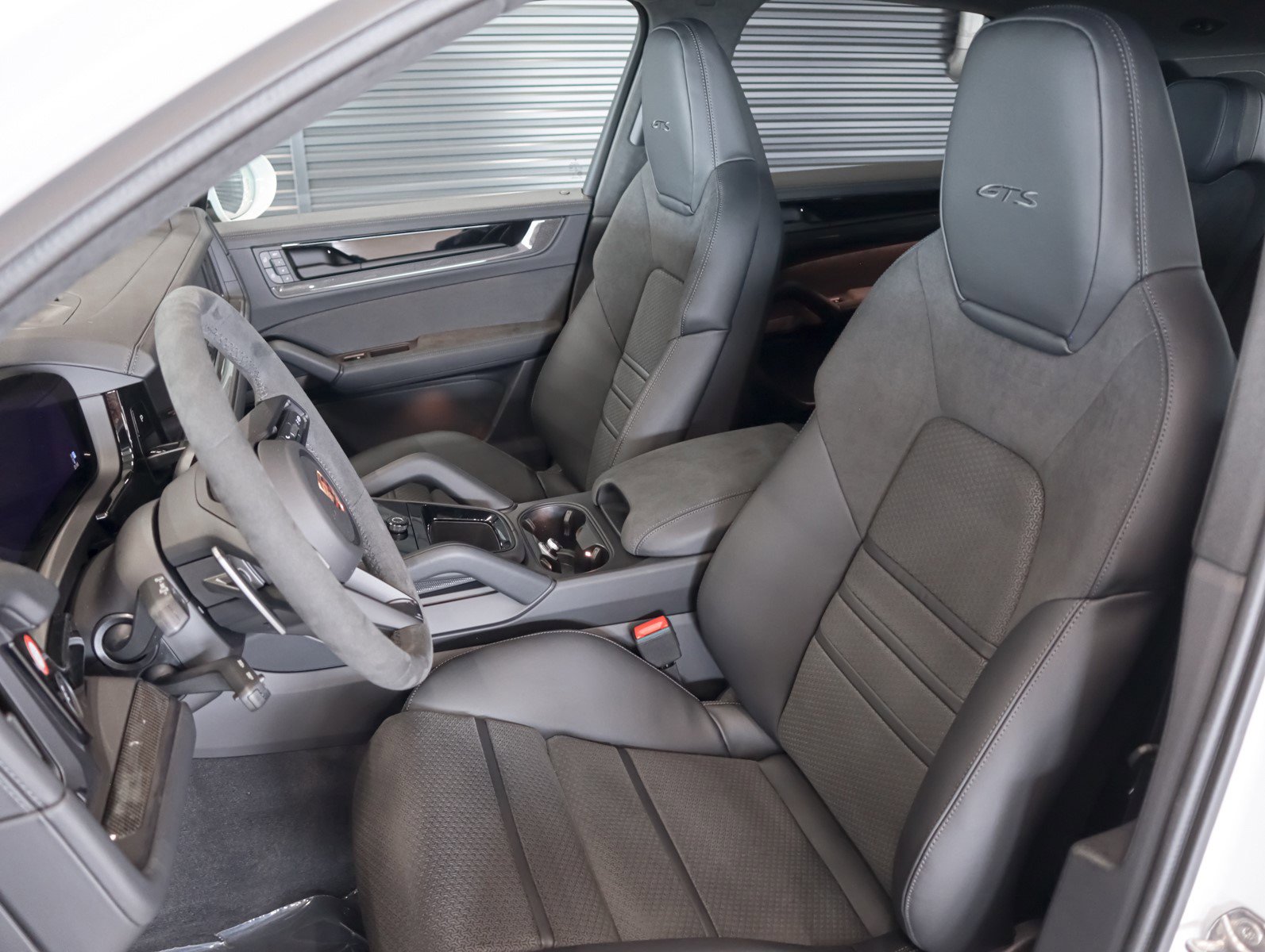New 2026 Porsche Cayenne GTS image 5