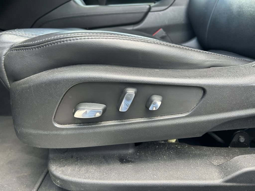 Used 2018 Cadillac XT5 Premium Luxury FWD image 13