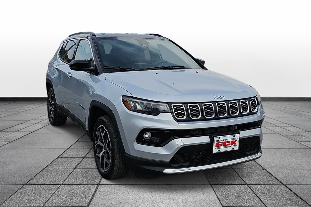 Used 2025 Jeep Compass Limited AWD/4WD image 3