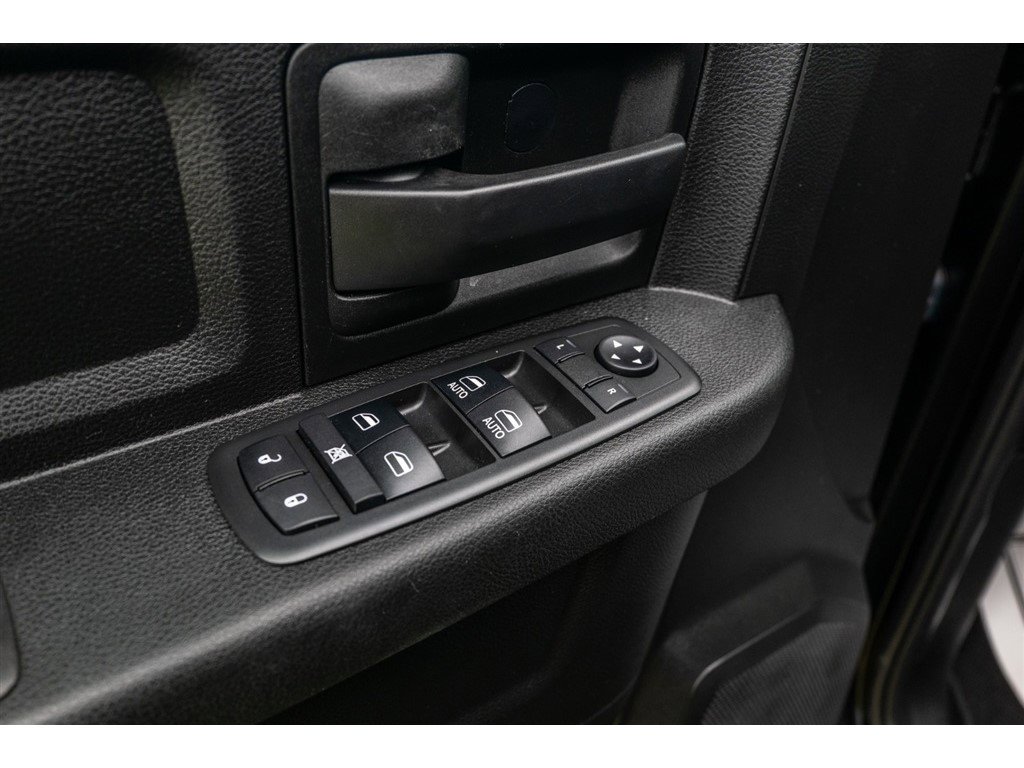 Used 2018 RAM 3500 Tradesman w/ Chrome Appearance Group AWD/4WD image 12