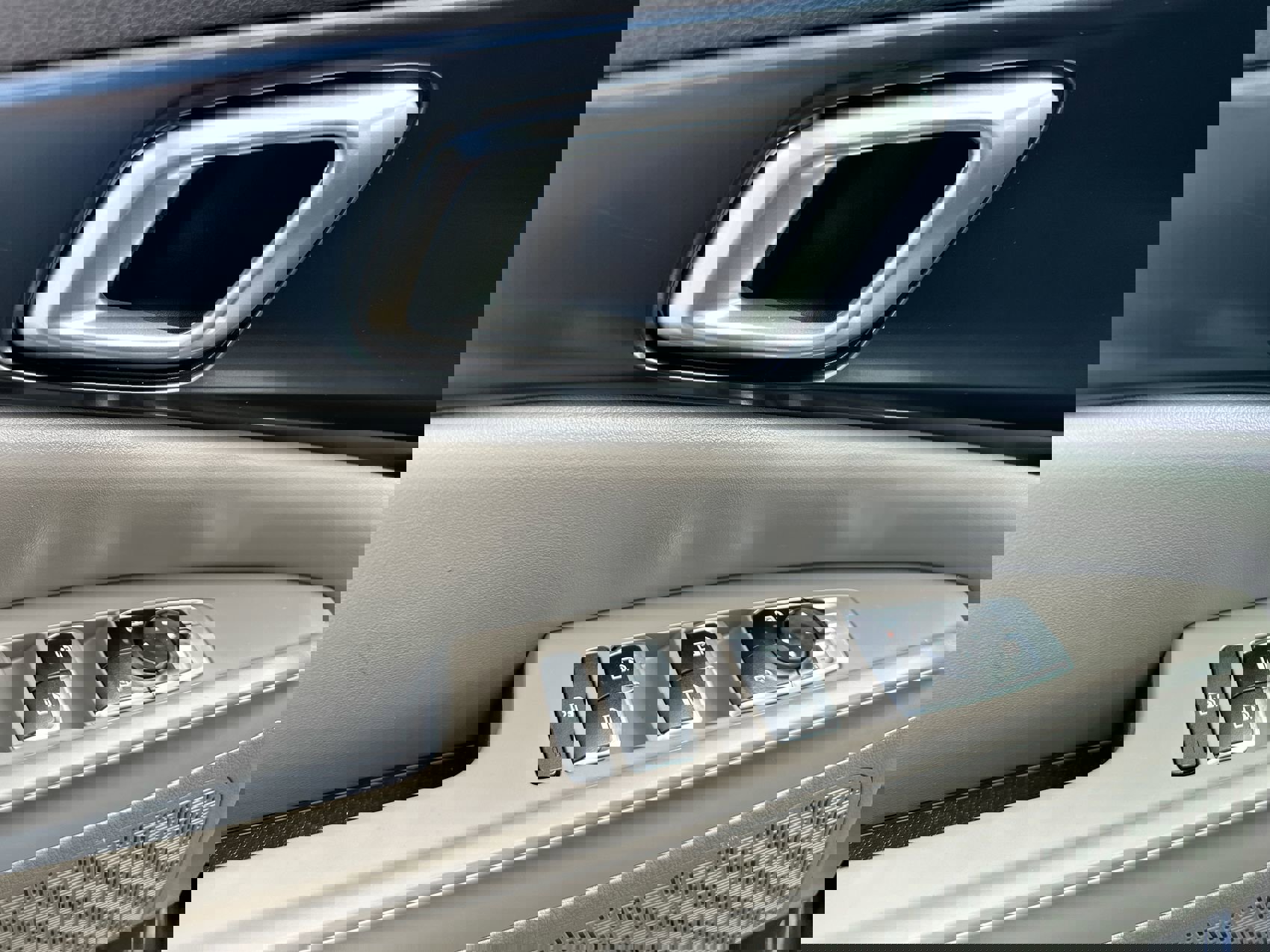 Used 2025 Kia Carnival image 13