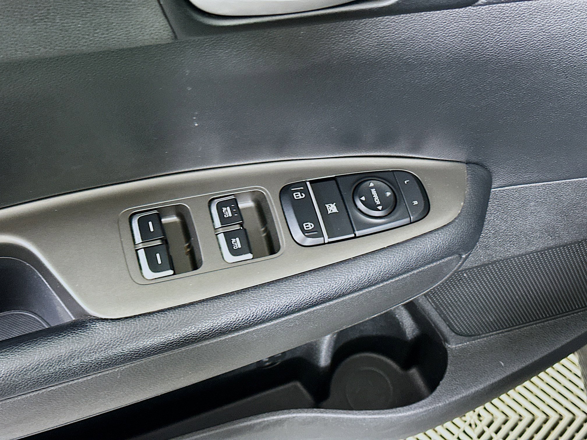 Used 2020 Kia Optima SE FWD image 15