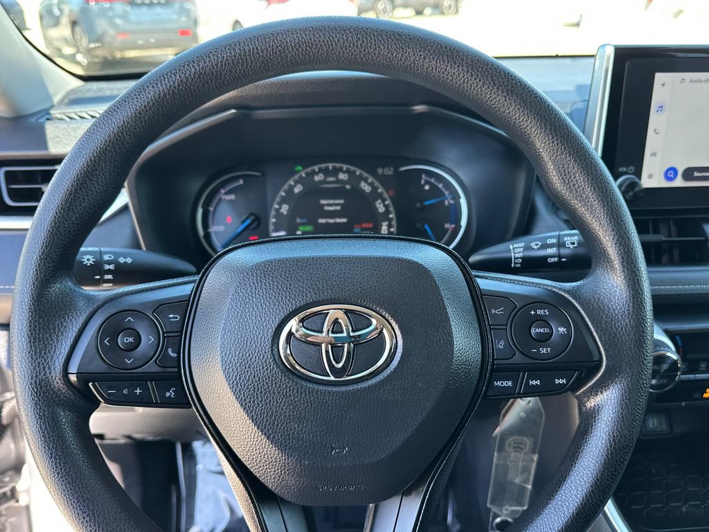 Used 2025 Toyota RAV4 LE AWD/4WD image 20