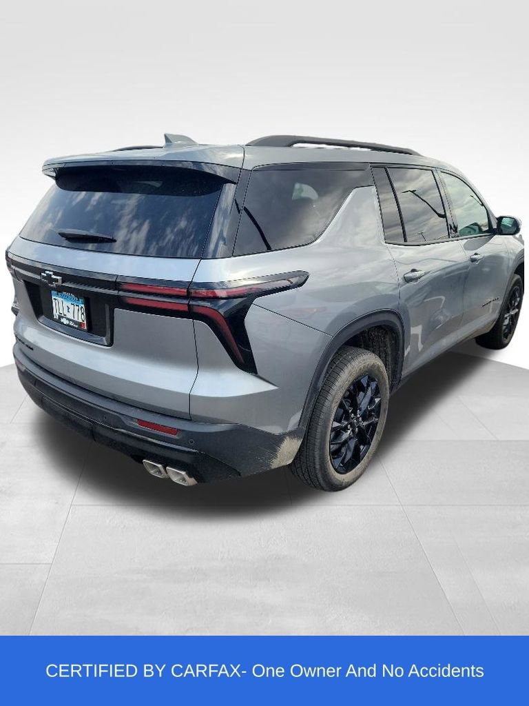 Used 2026 Chevrolet Traverse LT w/ Midnight/Sport Edition AWD/4WD image 2